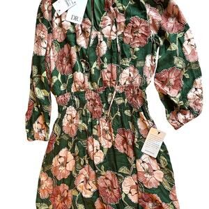 Really cute ~ DR2 green floral dress size SMALL  NWT